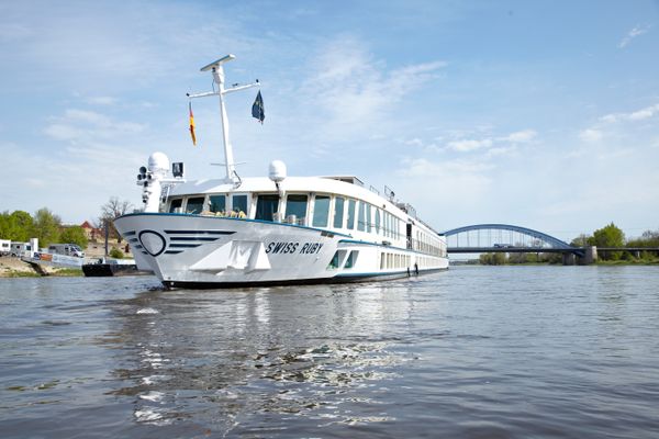 VIVA Cruises